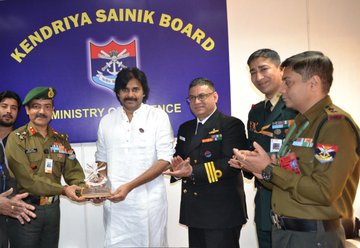 BCCBoxOffice's tweet photo. @PawanKalyan donated 1 crore rupees to Kendriya Sainik Board @KSBSectt 

#PowerStar #Pawankalyan https://t.co/C2RrR61c4t