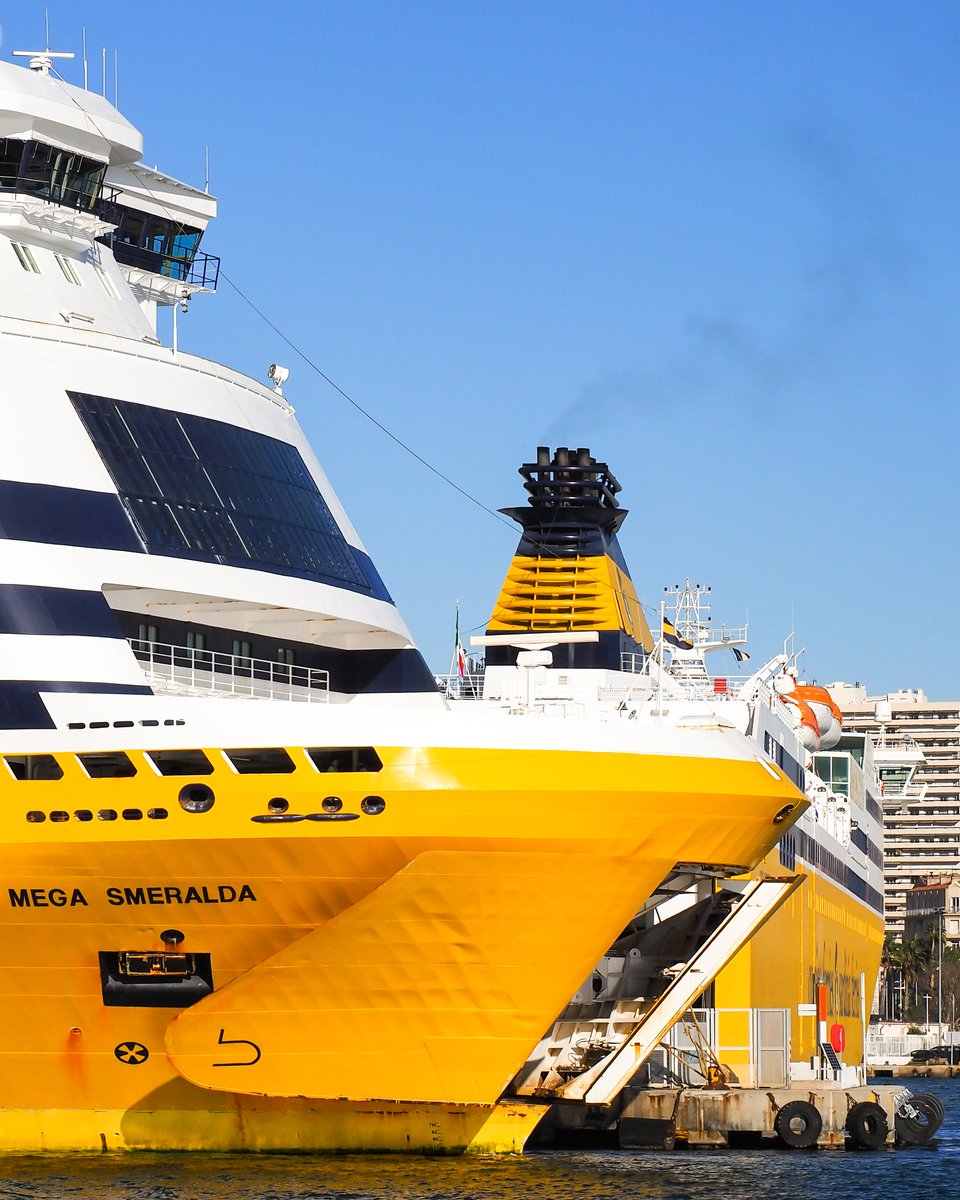 KalieDeshayes's tweet photo. Bonjour ππΌ les @Corsicaferries β #MegaSmeralda et #MegaExpressThree π au #portdetoulon aujourd'hui π @PortsRadeToulon @VisitVar @VilleDeToulon #corsicaferries #navigialle https://t.co/Wx37Ftsl8U
