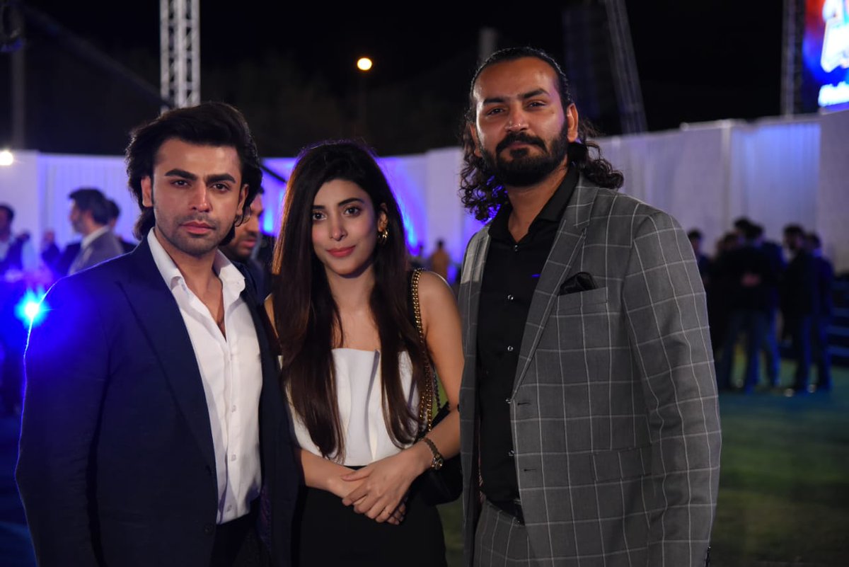 madihamuhammad3's tweet photo. Team #TichButton #FarhanSaeed #UrwaHocaine and director #QasimAli at the #TeamWelcomingEvent of #KarachiKings
#HBLPSLV #SherKaWaar #YehHaiKarachi #UnveilingTitaniumSponsor @karachikingsary https://t.co/euGsGdUCGv