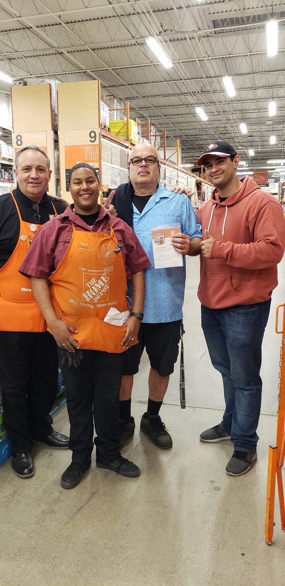 Alexander D28 receiving a Homer Award for his great awareness, and helping to prevent shrink! $1100 in merchandise! #NotInOurHouse <a href="/THDCerritos/">Irma Gonzalez</a> <a href="/THD0608ASM01/">Sylvia</a> <a href="/BenitoAcosta88/">Benito</a> @alex_alikhani <a href="/lupeadiaz/">Lupe Diaz</a> #TeamCerritos