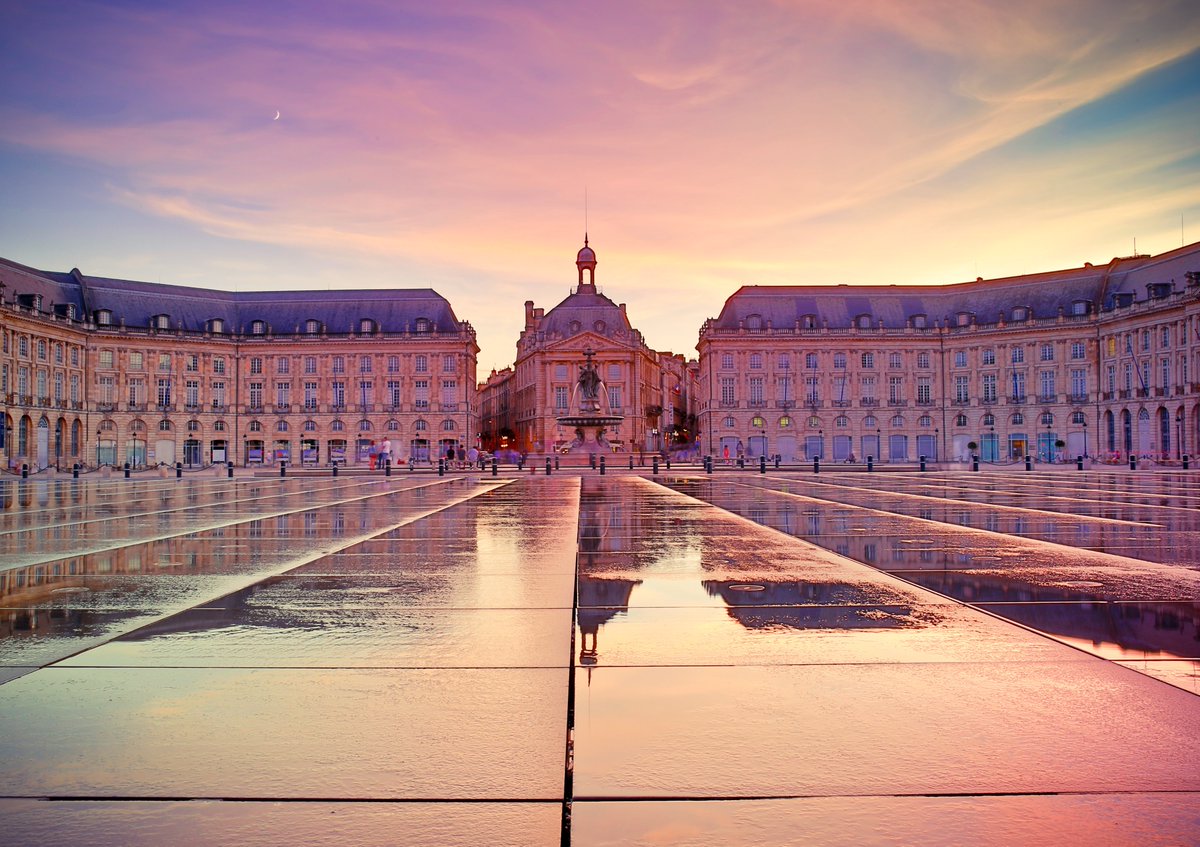 MagicStay_com's tweet image. 6.35 millions !! C'est le nombre de nuitées enregistrées à #Bordeaux Métropole en 2019 🔝 @BordeauxTourism 

Envie d'une escapade bordelaise ? Plus de 500 #hotels/#appartements sont disponibles en ce moment sur MagicStay : ⏩ bit.ly/39Q1yFg