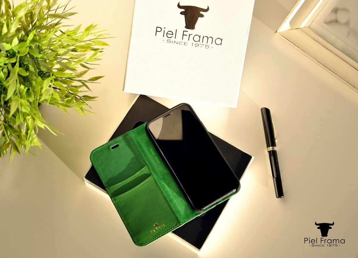 PielFrama's tweet photo. Colores más atrevidos con una linea discreta y muy funcional.
Modelo FramaSlimCards con tarjetero interior y tapa protectora de pantalla que puedes dejar cerrada mientras hablas.
https://t.co/crDEkvulyY
#funda móvil #tapa protectora #funcional #colores atrevidos #iphone https://t.co/cFLw0VjfBh