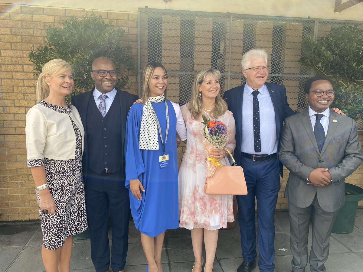 ricardomackenzi's tweet photo. Today is the @alanwinde #WCSOPA in Mitchell’s Plain
Very happy Tracy Winde ( Premier Winde’s wife) and Deputy Speaker @bevschafer of @WCProvParl is dressed by Mitchell’s Plain designer Suraya Williams 🙌🙌🙌🙌
#SOPA
#LetsGetToWork https://t.co/1IOeTwUo7o