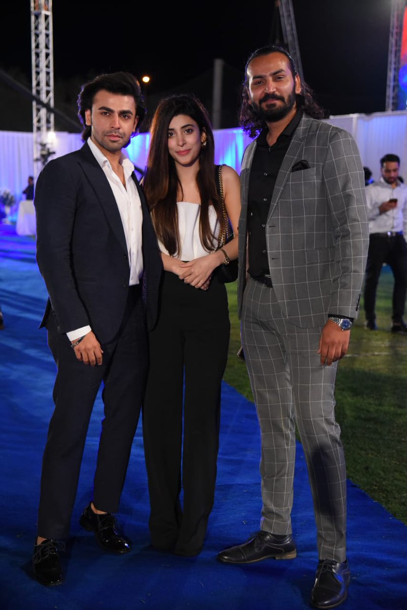 madihamuhammad3's tweet photo. Team #TichButton #FarhanSaeed #UrwaHocaine and director #QasimAli at the #TeamWelcomingEvent of #KarachiKings
#HBLPSLV #SherKaWaar #YehHaiKarachi #UnveilingTitaniumSponsor @karachikingsary https://t.co/euGsGdUCGv