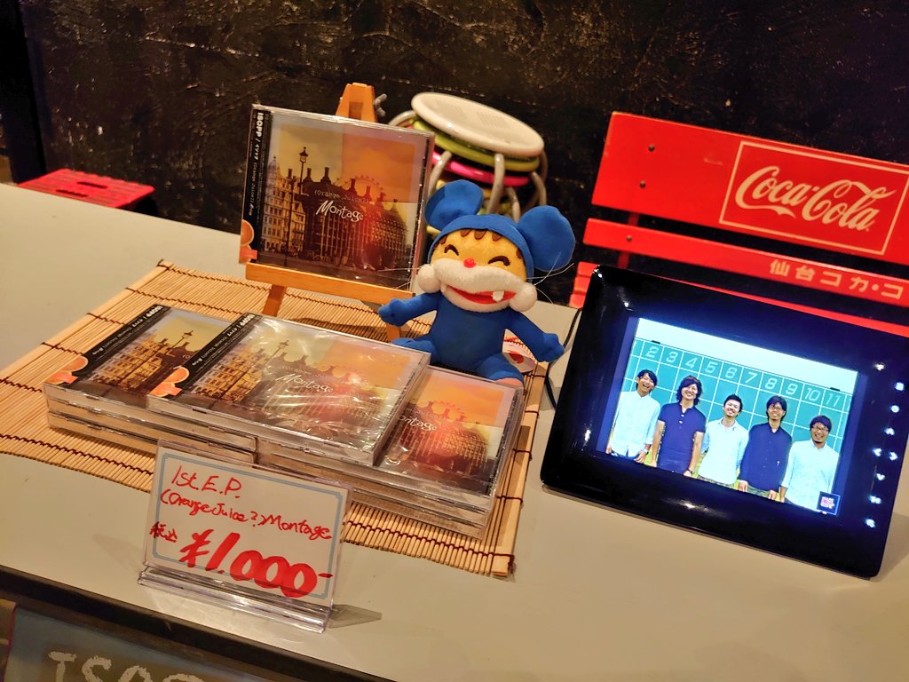 ISOPP_Band's tweet photo. 【TENOR×ISOPP ～祭りのあとの、あとの祭りのあとの集まり～】オープンしました！

なんと！ISOPPの物販！ございます！当時買えなかったそこのあなた！今日こそは！！メンバー全員のサインも！是非！！！！

#ISOPPSENDAI
#MACANA https://t.co/Kv8q29NrtX