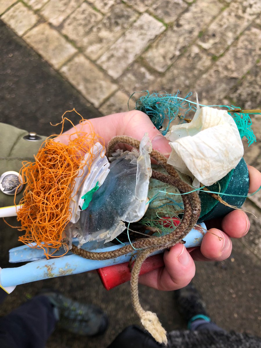 gojauntly's tweet photo. We found good things and bad things wandering around Lulworth Cove in #Dorset. Can you guess what our favourite find is? 😀 #5minutebeachcleanup #noticenature https://t.co/IQFTiYtB8A