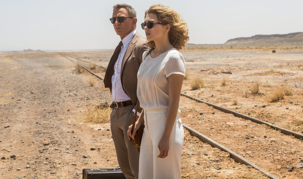 #NoTimeToDie trailer: What does THAT note mean? Footage teases huge twist express.co.uk/entertainment/…