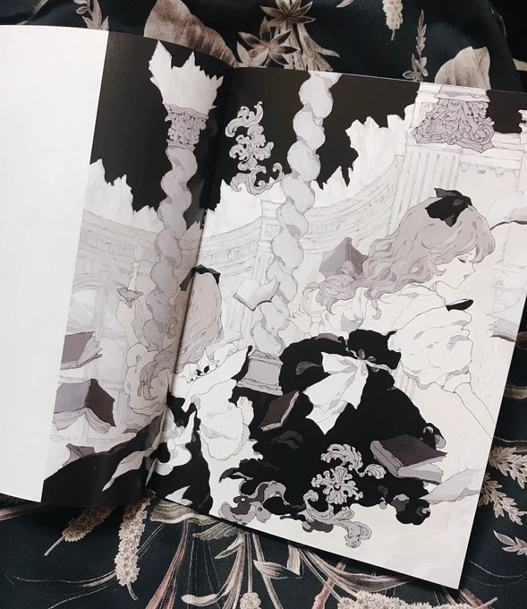 アナログ画集が届きました!B5サイズでじっくり見れます✨ 個展から販売します(^^) 