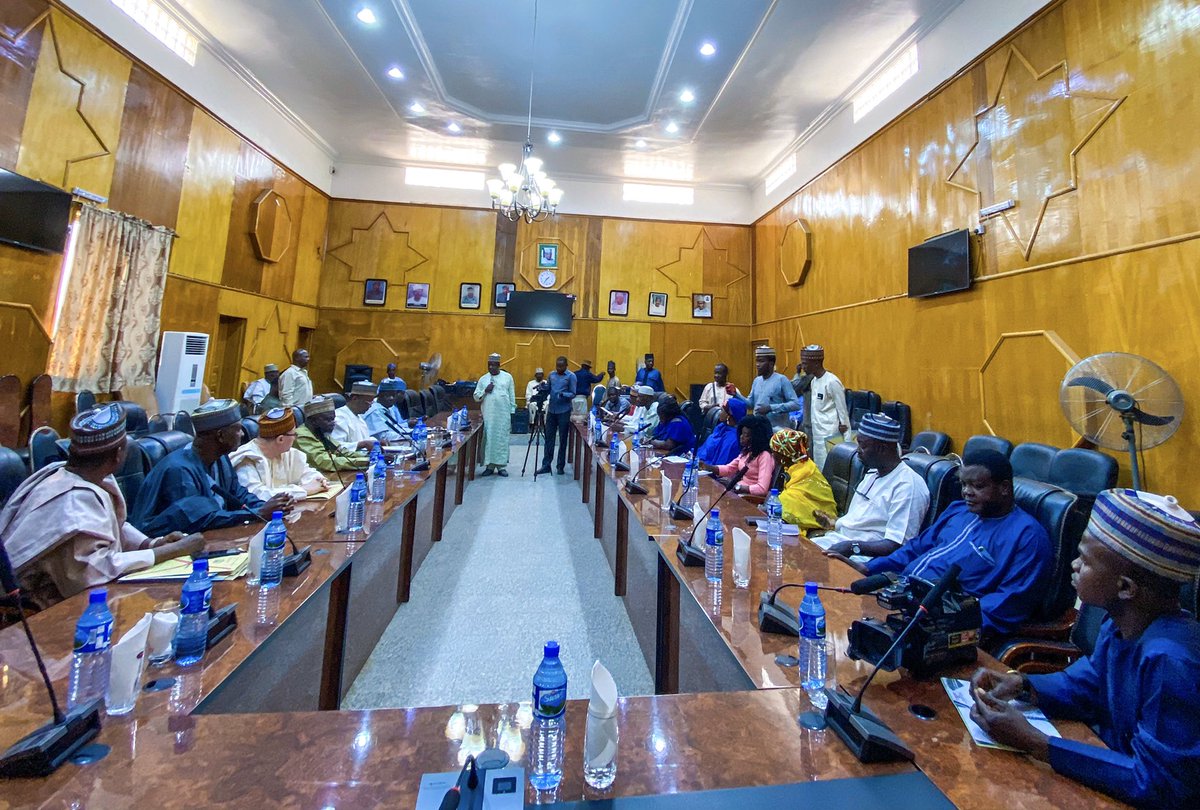 The Kebbi State Executive Council chaired by Governor Abubakar Atiku Bagudu has held it's weekly council meeting on Wednesday 19/2/2020 at the Council Chamber,Government House in Birnin Kebbi.Commissioners of Infor, Works and Highier Education briefed the Press on the meeting.