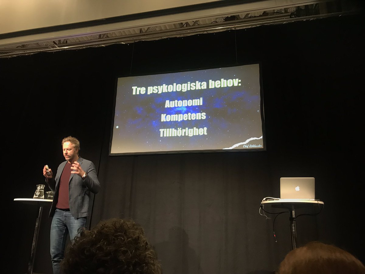 Caheha's tweet photo. För en stark röst behöver man lojalitet i grunden. Var lojal, men inte på bekostnad av din personlighet. Säg det eller släpp det. Voice, exit, loyalty.  Fira de små segrarna. Lite tips från Röhlander.#mötenochevents #inställning #omstart https://t.co/reDDYlZ1Gw