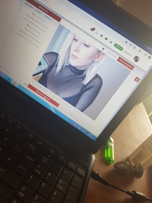 Ready to #camsex 👅 Da versteckt sich ein #analplug im Bild. 🤫https://t.co/ReYuYzpu6m https://t.co/ye<a href="/tag/camsex"class="tags">#camsex</a><a href="/tag/analplug"class="tags">#analplug</a>