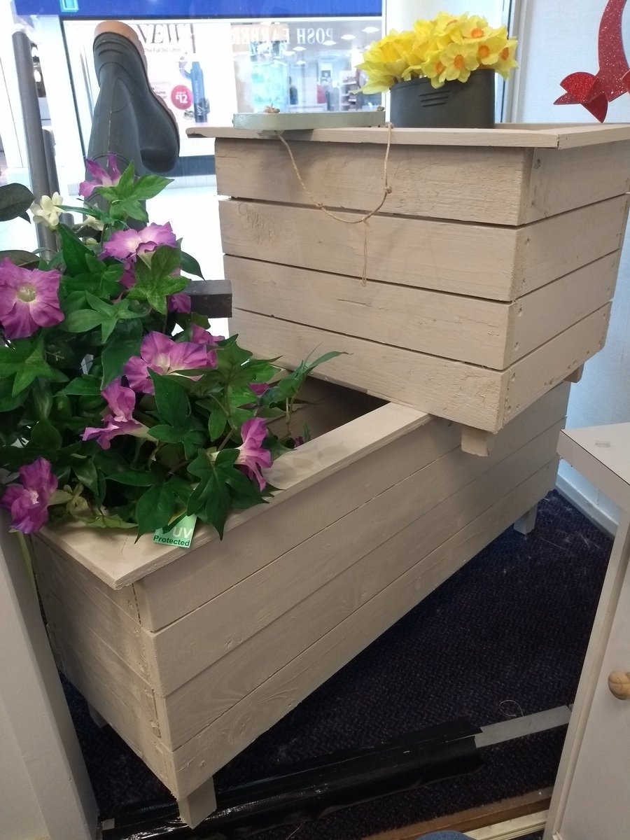 Need some new #garden #planters ? We make these to order in your choice of colour. £25 for square and £35 for rectangular. Order in pop-up shop or at the workshop. #recycle #handmade #mentalhealth #dementia #andover