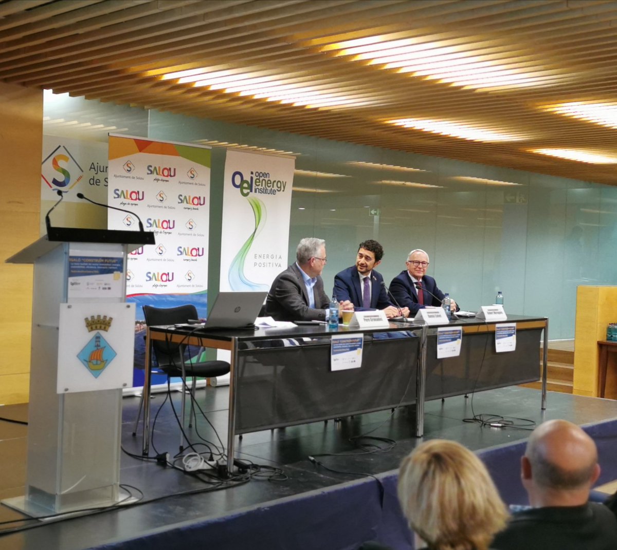 eicon_sl's tweet photo. Comença ja el 2n Saló construïm futur amb l'alcalde @PereGranados de @AjuntamentSalou i el conseller @damiacalvet
de @territoricat i en #RobertMoragues de @OEI_SmartCities.
 Organitza @OEI_SmartCities i @bamboopress https://t.co/ck8FwBHudR