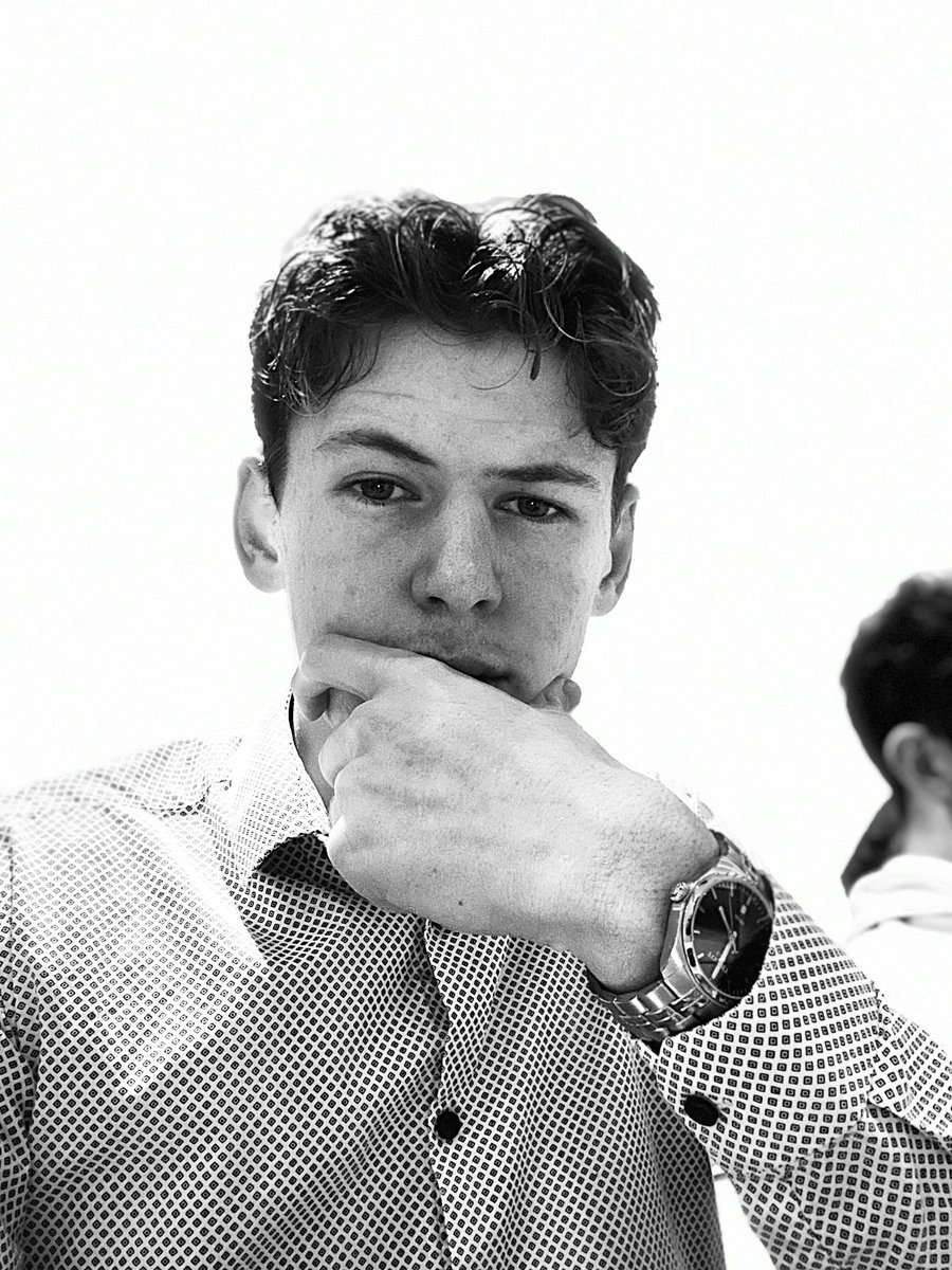 LisaLeeming's tweet image. Happy 16th birthday to my special man - love you millions 🎂🎁🎈❤️