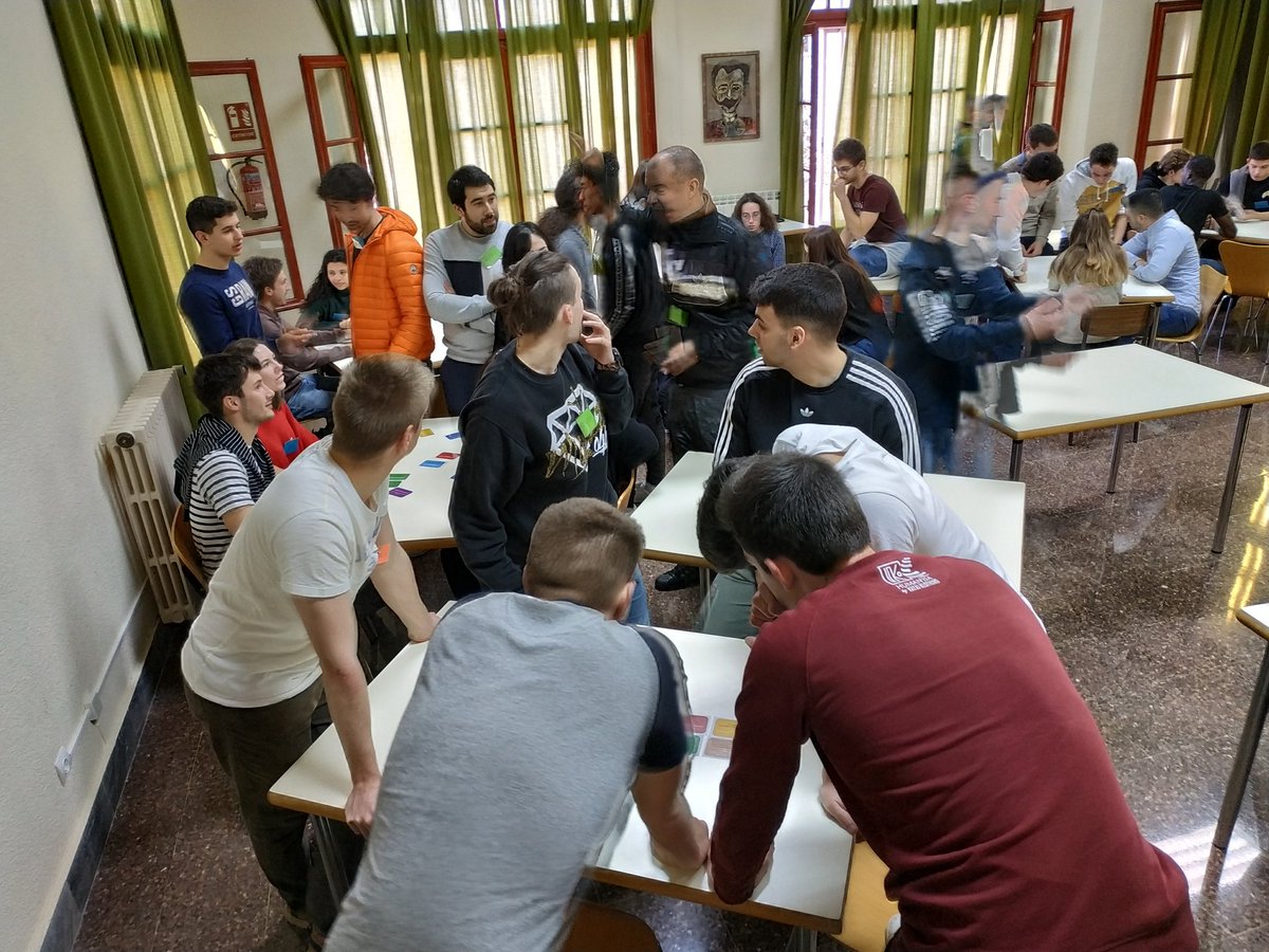 sandra_lalanne's tweet photo. C'est l'heure du speed dating pour apprendre à se connaître #teambuilding avant les projets collaboratifs #BTP
#TRANSFRONTALIER #PYREN https://t.co/Tx2qRwqNyQ
