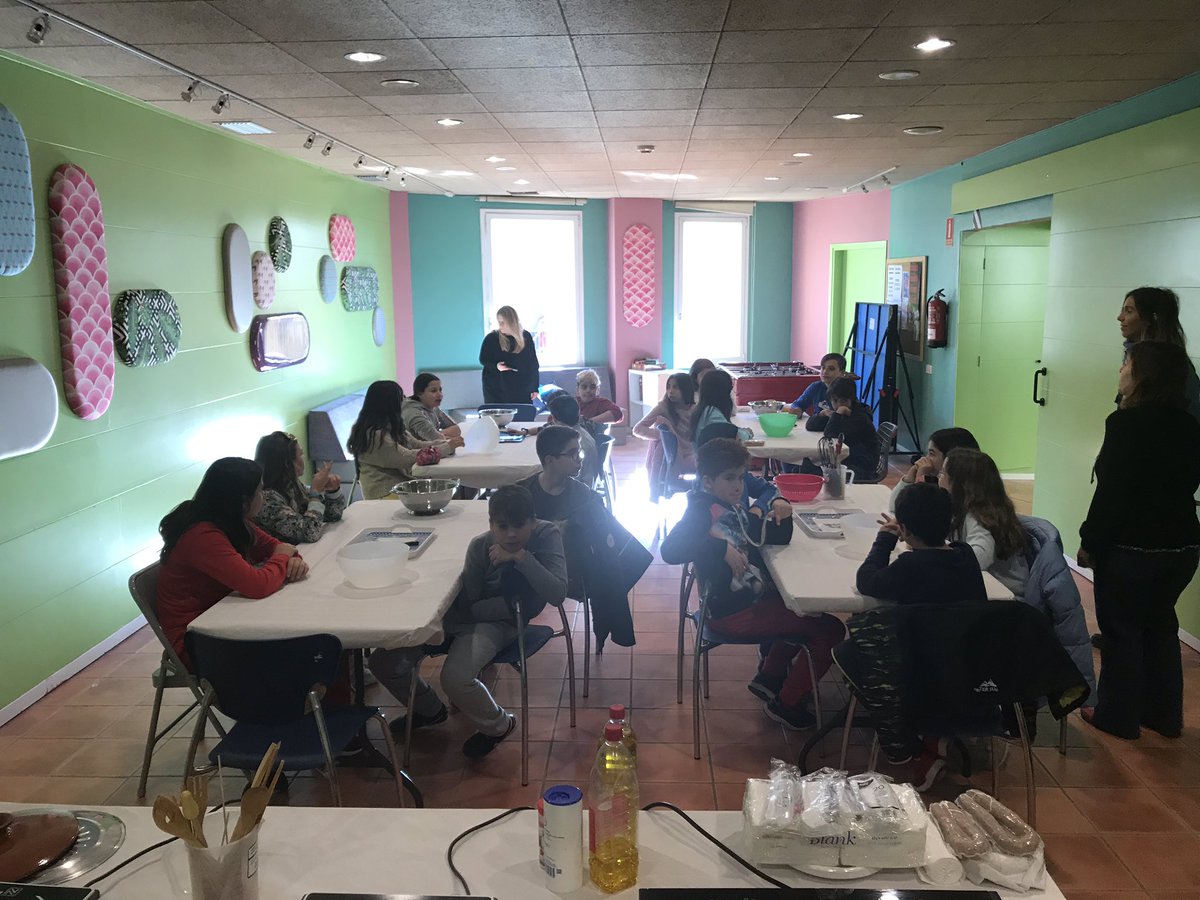 SFCaldetes's tweet photo. A punt pel taller de truites. #sisè @SSTTMVO @educaciocat @mgrane3 @ajcaldetes https://t.co/aZIL1N4pOg