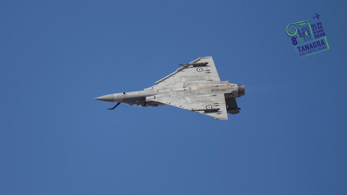 AthensFlyinWeek's tweet photo. Hellenic Air Force Mirage 2000-5 shows its “belly” while rolling for the thousands of Athens Flying Week fans!
#athensflyingweek #afw2019 #afw2020 #airshow #airracing #aviation #avgeek #haf #mirage #dessault #rollover #spotters https://t.co/RhJAdQXaBp
