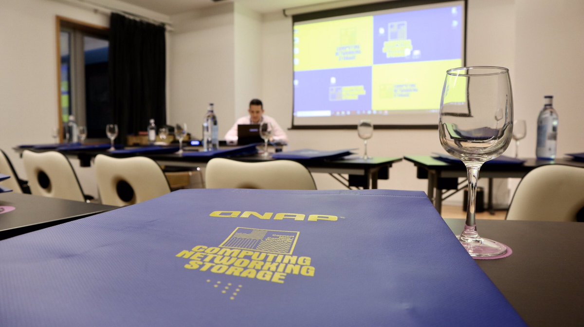 QNAPEspana's tweet photo. Hoy ofrecemos una nueva formación para nuestros partners de la zona de Barcelona: #training y #certificación sobre #redes.
Desde #QNAP apostamos por la formación como valor añadido. #QNAPPArtnerProgram #networking https://t.co/5UWAi7v3n4