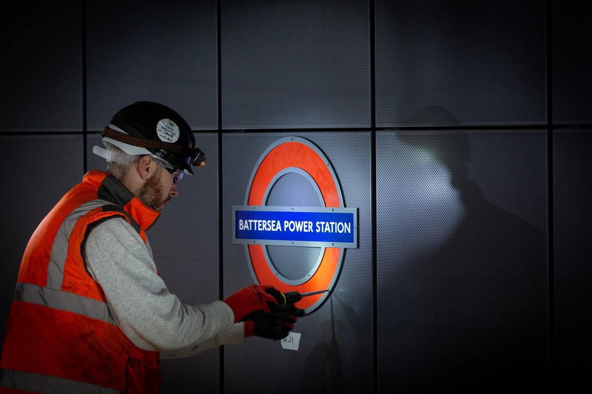 The first roundels have been installed on the platform at the new Underground station at Battersea Power Station, which is due to open in autumn 2021 as part of the new Northern Line extension <a href="/TfL/">TfL</a> #TFL #underground #northernline