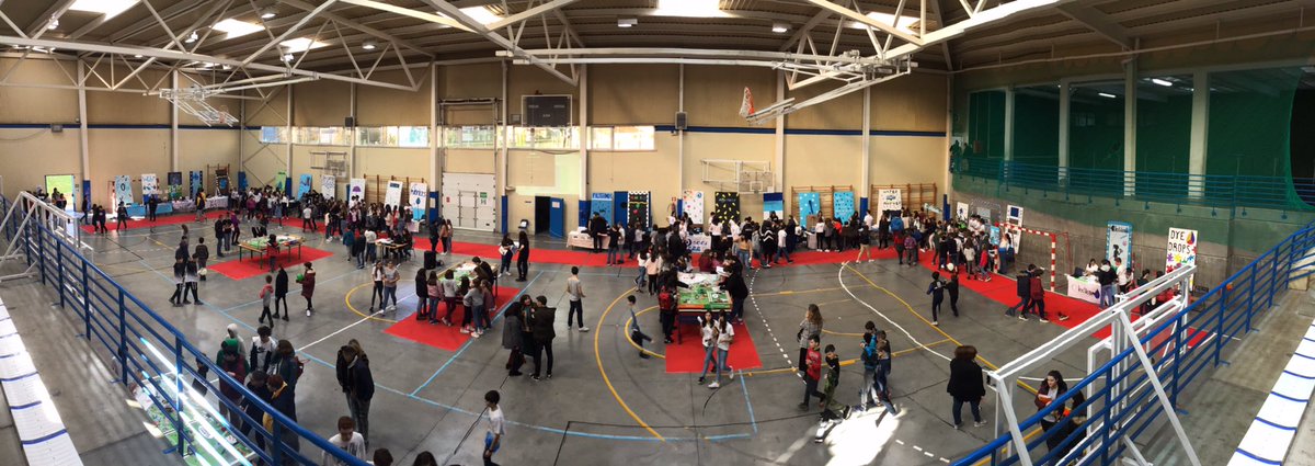 beg_MaisuAritz's tweet photo. Scientific and technological presentations, explanations to the families and younger students, robot competition... #Legoñazpi Day, the #microFLL from @Begonazpiikas, is going on successfully. 

🔝Good job students and teachers, well done!!!🔝 https://t.co/X8w6xGsbAm