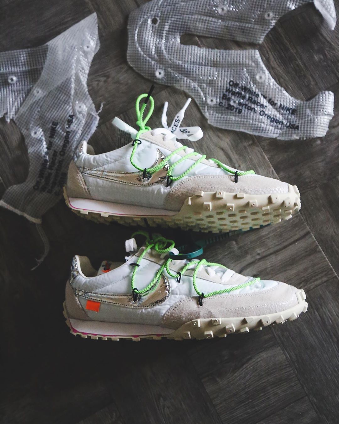 Nike waffle off white best sale