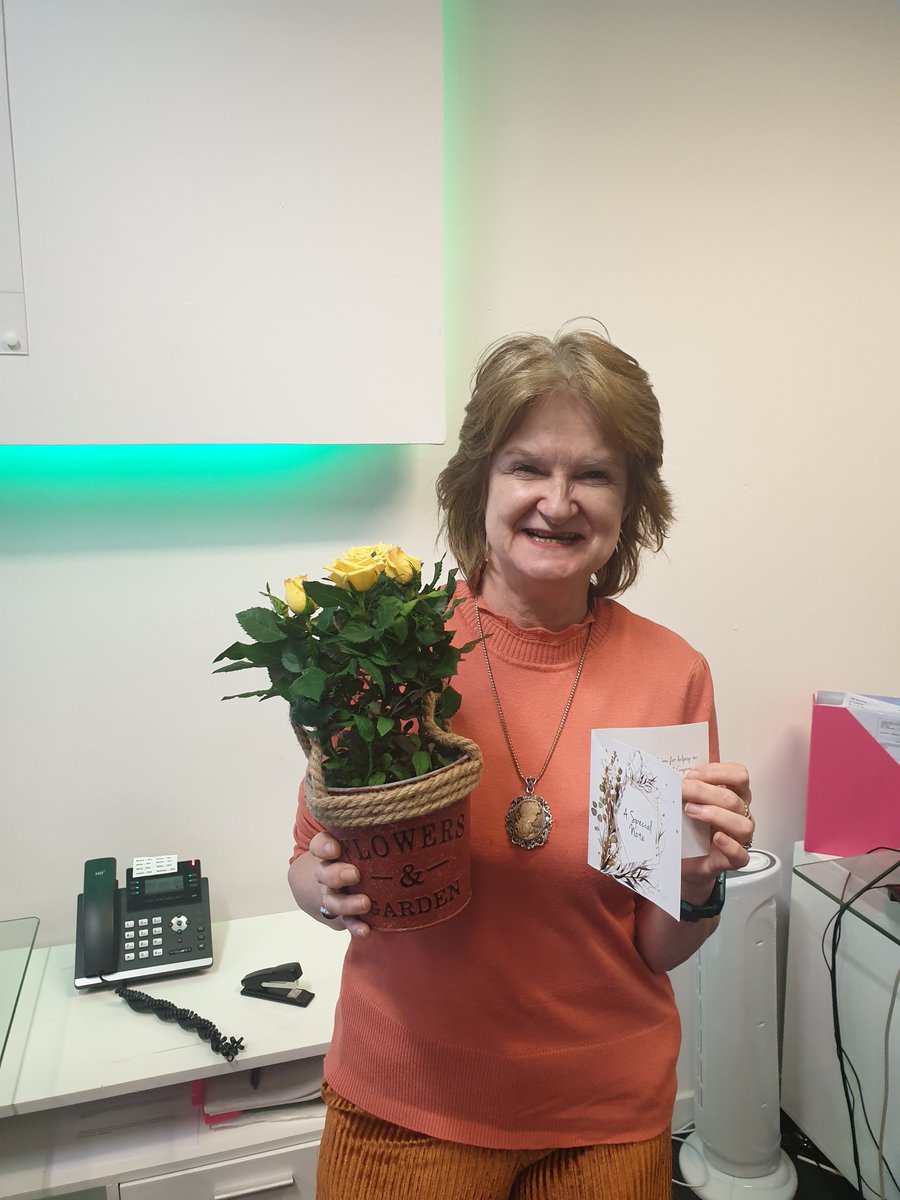 Having been on holiday, Eilish came back into the office to flowers, gin and a card from a candidate saying how much she loves her new job. Knowing our candidates are happy and loving their job is so important to BTA so it's always so lovely when this happens!
#charityrecruitment