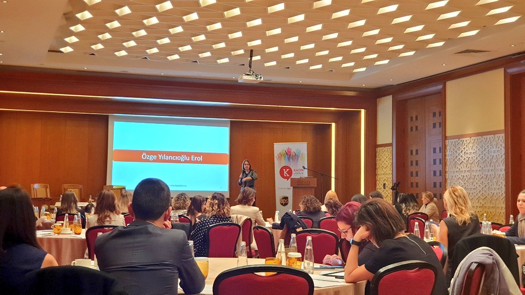 <a href="/UPSTurkiye/">UPS Türkiye</a> Ülke İşçi İlişkileri  Müdürü <a href="/ozgeyilancioglu/">Özge Yılancıoglu EROL</a> #KLPZirve 'nin kapanış konuşmalarını yapıyor. #klpzirve #kadinliderlikplatformu #kapsayıcısistem <a href="/UPSTurkiye/">UPS Türkiye</a> <a href="/turkishwin/">TurkishWIN</a> <a href="/EBRD/">The EBRD</a>