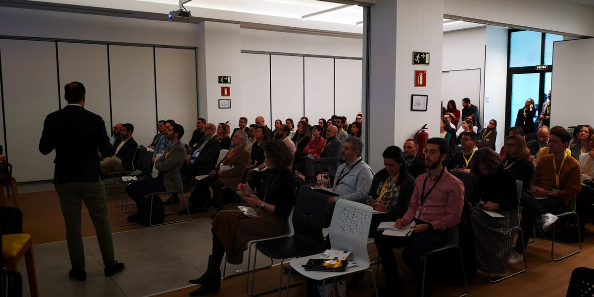PiperLab_es's tweet photo. 🔸️ José Antonio Serrano, de @orange_es explica en el #Data4Breakfast2020 que lo importante no son los "buenos" datos sino las buenas preguntas que hay que hacerle a esos datos https://t.co/icRVhqejrX