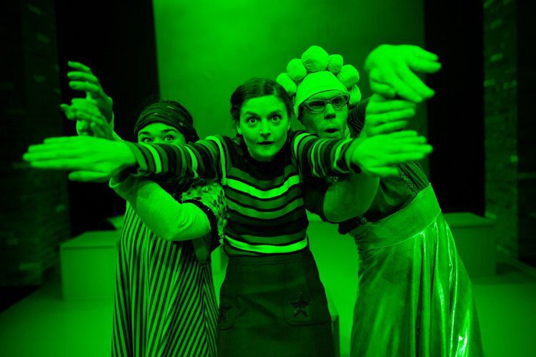 TheatreAdInf's tweet photo. #ExtraordinaryWall is SOLD OUT tonight @HOME_mcr only 4 performances left so book now if you want to see it! https://t.co/Gb4a4y4E2C AND! #ColourCatcherTour is @CornExchange today before continuing its UK tour - don’t be grey join the #RainbowRebels TODAY: https://t.co/8F5nvMT2tv https://t.co/oYtVowg3nV