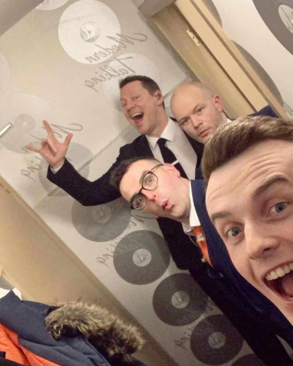RobertmizzellF's tweet photo. Robert &amp; the guys before they went on stage for their gig in the Ryandale Inn, Moy  🤠 #RobertMizzell #CountryKings #MamaKnows #RyandaleInn    #CountryRoads #Moy #LittlePieceOfIreland https://t.co/xh69XgnMZ7