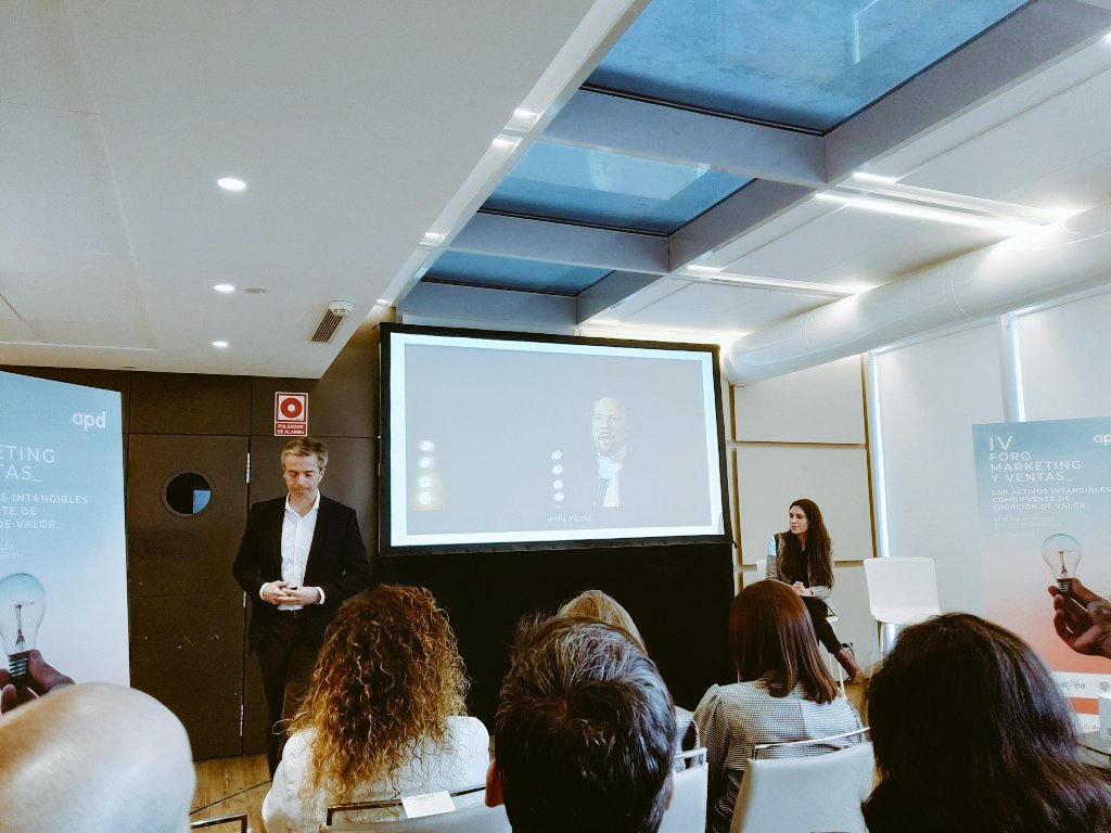 lauramaria_vaz's tweet photo. "No llovía cuando Noe construyó el arca. Las empresas deben estar preparadas para la crisis de reputación que devienen de la seguridad de las nuevas #tecnologías y el secuestro de identidades", dice @EmilioIturmendi de @MicrosoftES en #IVforoMK de @APDasociacion y @markea_gal. https://t.co/KqU7Me48jC