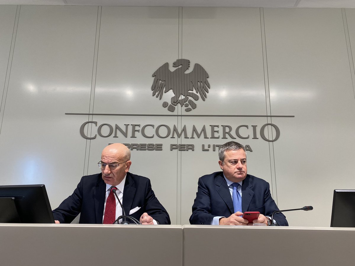 Confcommercio's tweet photo. Conferenza stampa #viviAMOlecittà con #MarianoBella @USConfcommercio https://t.co/2YA6xvMlJ3