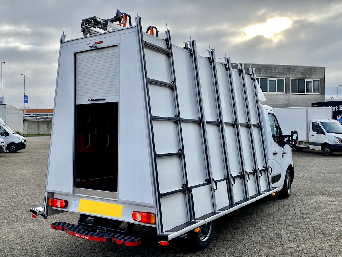 DoolaardBV's tweet photo. Vandaag neemt Kuipers Glashandel deze Renault Master Red Edition met glasresteel opbouw in gebruik. Van harte met deze auto en bedankt weer voor jullie vertrouwen! https://t.co/OUa9DcVkCy
