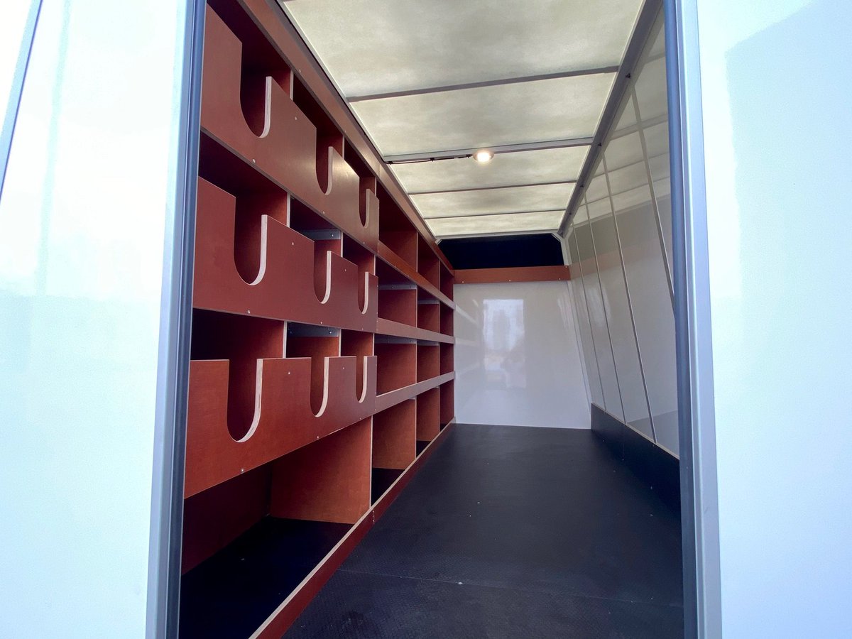 DoolaardBV's tweet photo. Vandaag neemt Kuipers Glashandel deze Renault Master Red Edition met glasresteel opbouw in gebruik. Van harte met deze auto en bedankt weer voor jullie vertrouwen! https://t.co/OUa9DcVkCy