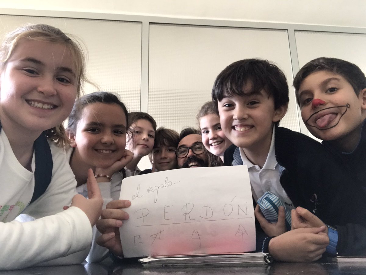 MaristaBadPast's tweet photo. Ayer miércoles, tarde de catequesis, de grupos GIX, nuestras catequistas y nuestros chicos, lo dieron todo. #10tobe #transcendencia #identidad #SomosFamilia @MaristasBadajoz @gvxbadajoz @MaristasMedit @coemmaristasmed @ArchiMridaBadaj #AhoraMaristas https://t.co/7cdKdGE0YH