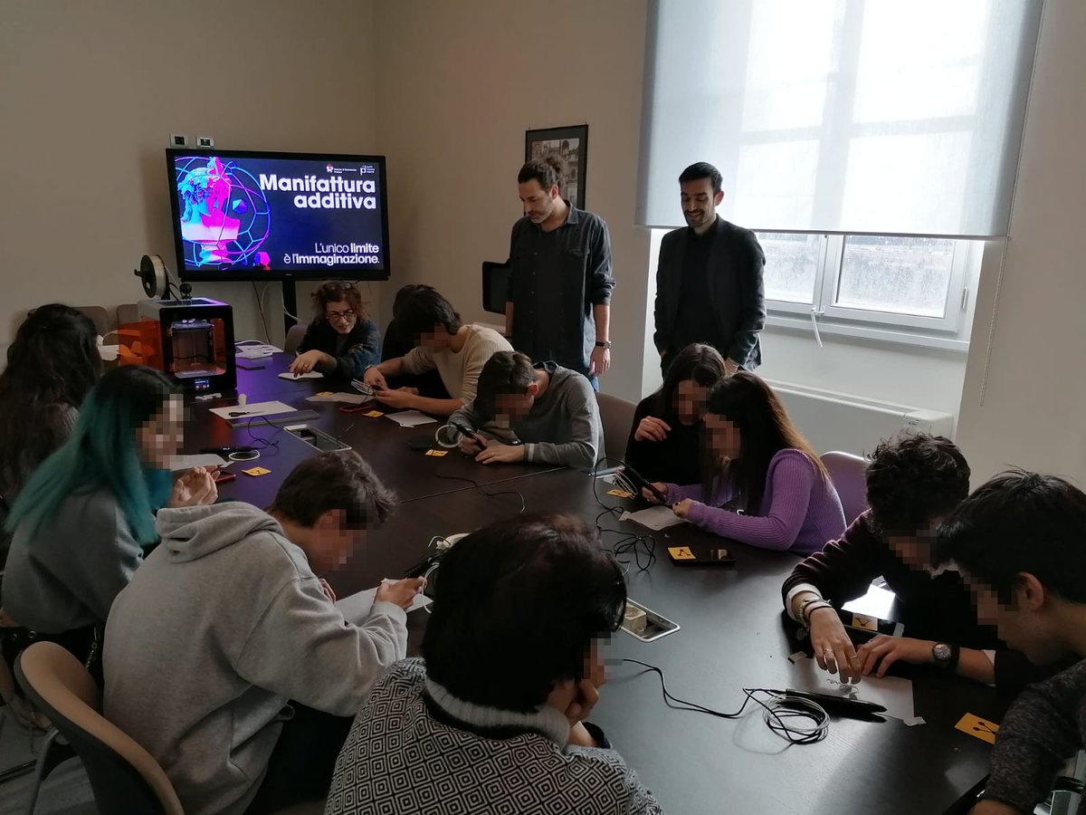 kentstrapper's tweet image. Giornata all&apos;insegna dell&apos;#informazionedigitale presso la Camera di Commercio di Firenze con gli studenti dei licei Russell-Newton e Rodolico di Firenze con Punto Impresa Digitale Firenze

#kentstrapper #3d #3dprinter #newgenerations #penna3d #manifatturaadditiva #digitale