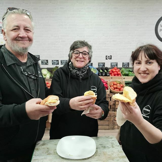 LaServiTeca's tweet photo. Bon dijous gras!🥚🥚🥚🥚
#somteca #tecabona #dijousllarder #dijousgras #diadelatruita #carnestoltes #carnaval2020 #quebotot https://t.co/LP1NCeiInr https://t.co/gbrwQo3odf
