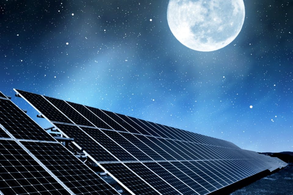 ☝🏽🌞¿Paneles solares? ¡El desarrollo tecnológico en materia de energías limpias va mucho más allá! Ahora podemos hablar de paneles 'no solares'. 🤩🌚 ¿Quieres saber de que se trata esta nueva forma de energía? Sigue leyendo en ➡️ bit.ly/39tjSnp