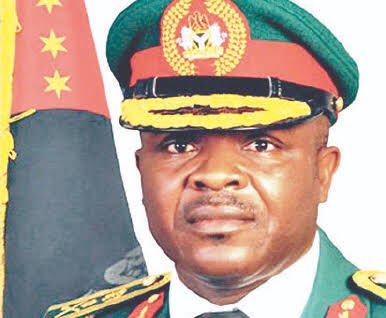 firstladyship's tweet photo. LT. Gen Ihejirika already cleared Sambasi Forest of remnants of Boko Haram prior to 2015 General elections.

Recall, GEJ postponed the elections to enable his COAS achieve that.

So why has Buratai, a son of Borno, refuse or is unable to clear his homestead of the BH, 5yrs after? https://t.co/CSX7bVDA5n