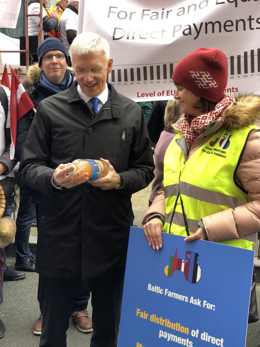 BalticFarmers's tweet photo. Paldies 🇱🇻@krisjaniskarins Thank you for joining our call for a #fairCAP in a fair Europe today. #DontCAPfairness #MakeFutureFair #EUCO #MFF #EUBudget https://t.co/cXD6c9HvrU