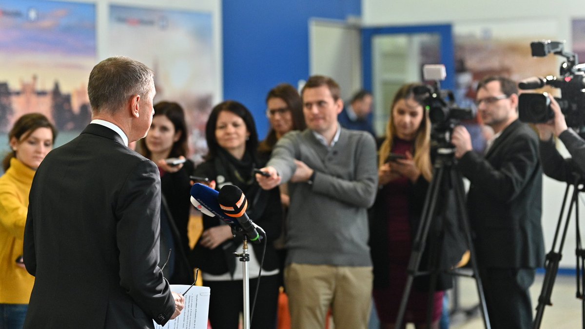 Urad Vlady Cr Ø¹Ù„Ù‰ ØªÙˆÙŠØªØ± V Bruselu Se Dnes Kona Mimoradne Zasedani Evropske Rady K Rozpoctu Eu Na Obdobi 2021 2027 Bude To Velmi Slozite Jednani Budeme Usilovat O Vice Penez Pro Ceskou