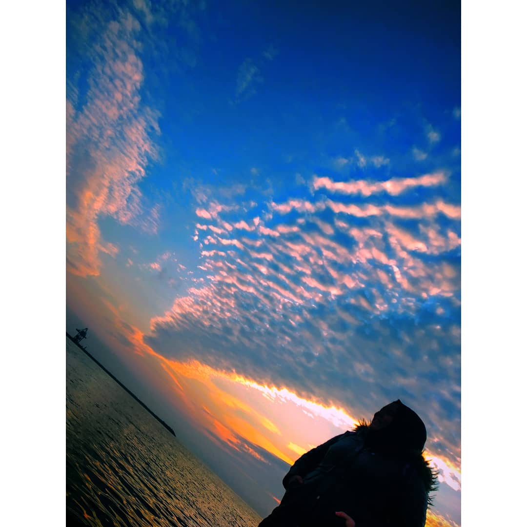 Gökyüzüne aşık insanlar ondaki mucizeyi ve renkleri görür diğerleri için gökyüzü sadece mavidir 🌈🦄🌈