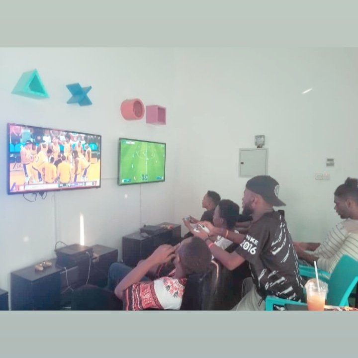 luckygamerztz's tweet photo. NBA2K20 Vs FIFA20 ๐ฎ
๐ฒ๐บโญ๏ธโ
@luckygamerztz
#WePlayToConnect https://t.co/TdEfsp7HlH