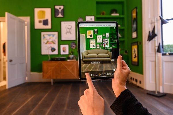 leapfrogg's tweet photo. '40% of UK consumers use AR and VR on phones to view products pre-purchase' - Gamification can be the opportunity for brands to tap into consumers’ aspirations &amp; desire to challenge themselves https://t.co/LdHESC4Dwz #customerexperience #AugmentedReality #Retail #ecommerce https://t.co/dkfTJC0Baw