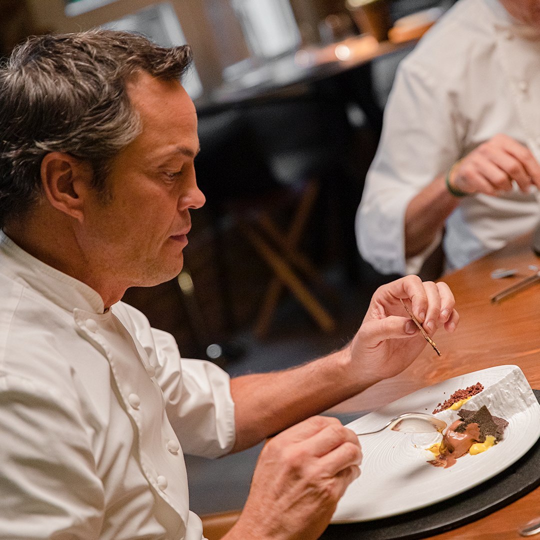 El descanso del guerrero en Dos Cielos Madrid se produce cuando alguno de sus chefs puede sentarse a disfrutar de sus propias creaciones.

#DosCielosMadrid