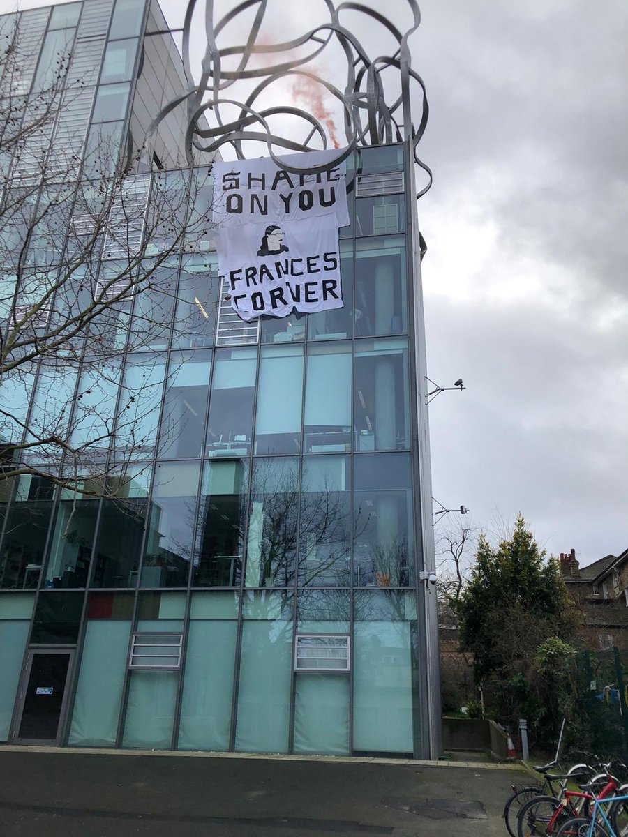 CleanersFor's tweet photo. Morning strikers @GoldsmithsUCU @UCU_UAL https://t.co/j7XYIhCry1