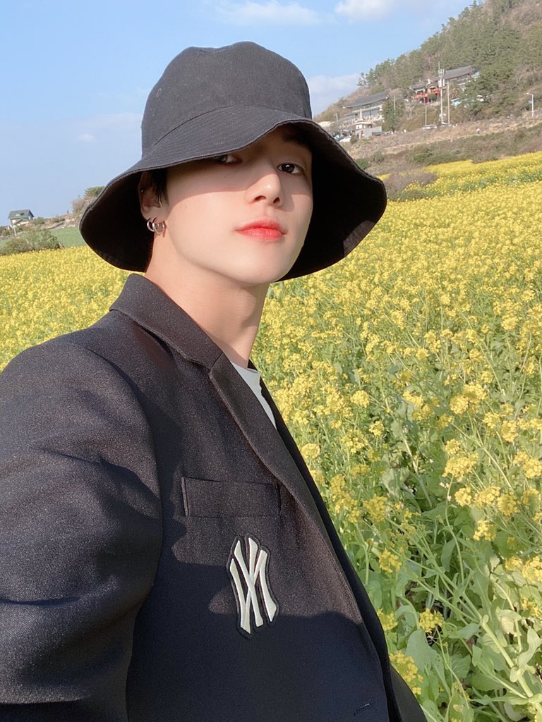 ATEEZofficial's tweet photo. [#우영] 에이티니 이것두 형이 찍어줬어요 ㅎㅎ
#ATEEZ #에이티즈 https://t.co/XGEHyX2pIu