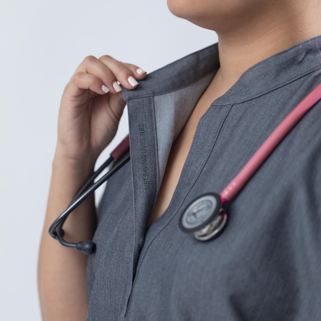 MedsavePH's tweet photo. Physician's must-haves: 
1. A good quality stethoscope.
2. A longlasting pulse oximeter. 
3. A durable neurohammer. 
4. Snellen pocket eye chart. https://t.co/h0h5jUzH2F