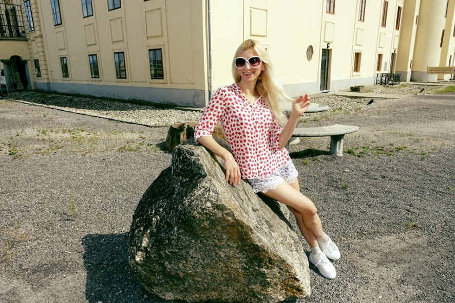Paks Gallery Künstler Tanja Playner
 #artbasel #Venezia #fiac #nytimes 20min #puls24 #Luxury #welt #pro7 #puls4 #n24 Art #zib2 nbc #cnn #zib FAZ  #pressestunde #nzz #srf ATV #ntv Kunst #artsy Welt #times news #procontra #blick #puls4 #profil  Wien tanjaplayner.com