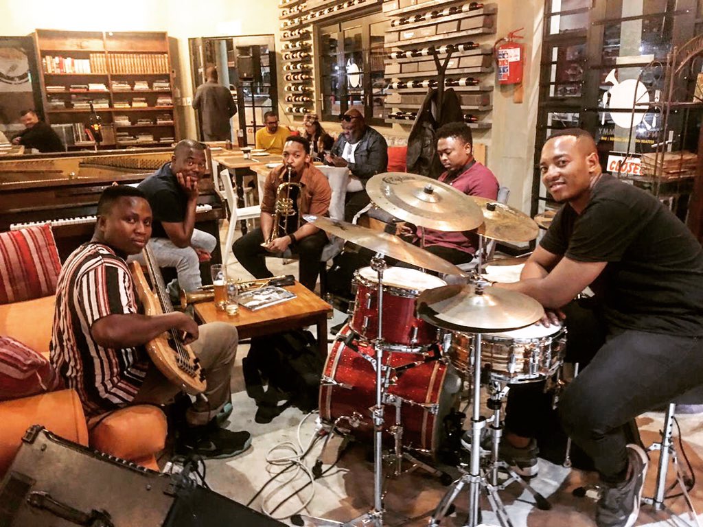luyandamadope's tweet photo. Endleleni udibana nabantu beziny’Intlanga.ubomi yihambo, ubomi lulwazi, ubomi sisiganeko. kuyo yonke lonto uthando yintsebenziswano. UTHANDO YINYANI. #AnOdeToAzania #LMQ #Endleleni #AlbumLoading https://t.co/aQVDc4IO8k